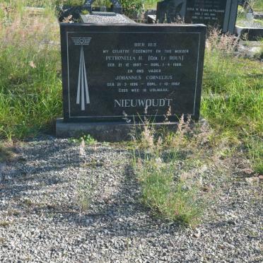 NIEUWOUDT Johannes Cornelius 1896-1982 & Petronella H. LE ROUX 1897-1968