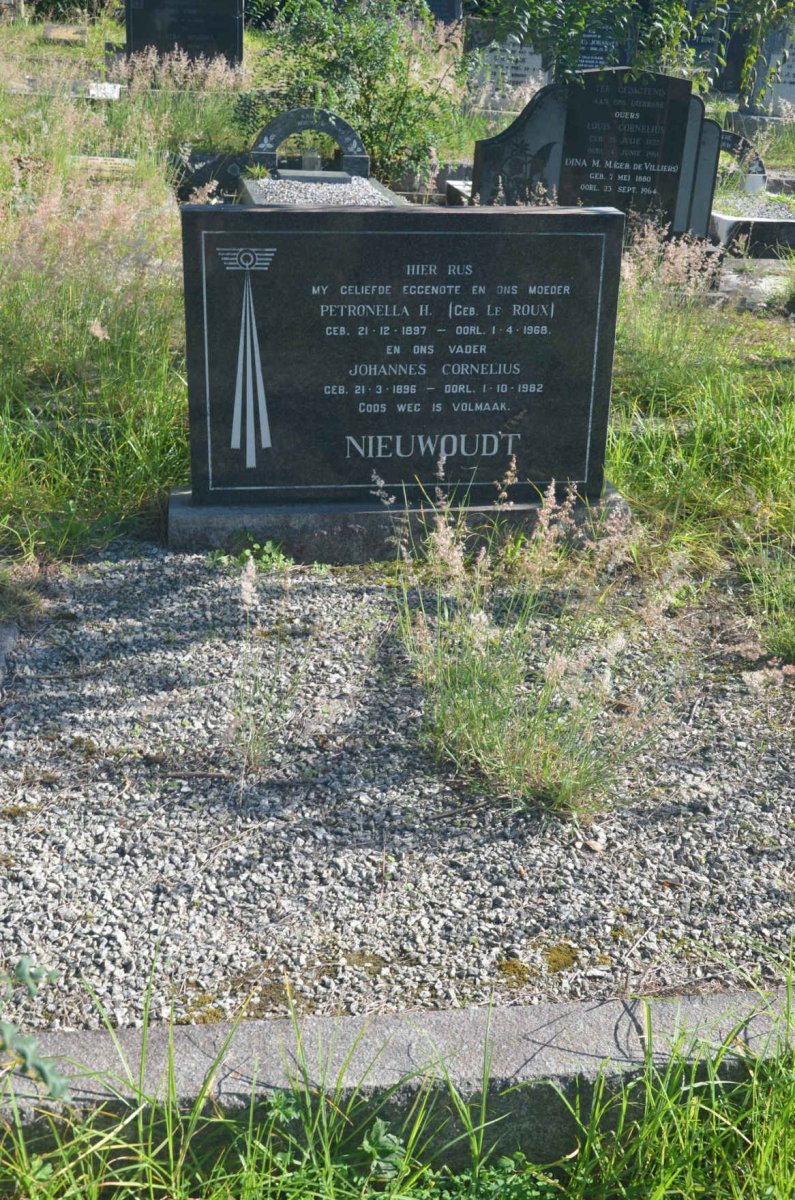 NIEUWOUDT Johannes Cornelius 1896-1982 & Petronella H. LE ROUX 1897-1968