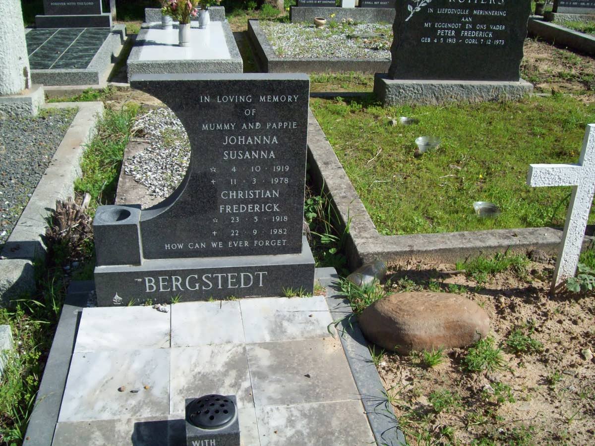 BERGSTEDT Christinan Frederick 1918-1982  &amp; Johanna Susanna 1919-1978