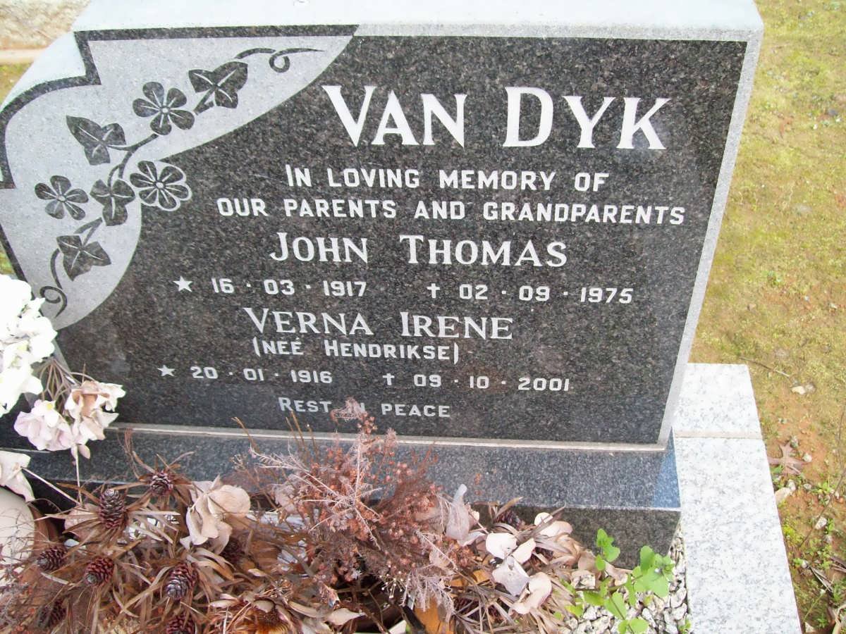 DYK John Thomas, van 1917-1975 &amp; Verna Irene HENDRIKSE 1916-2001