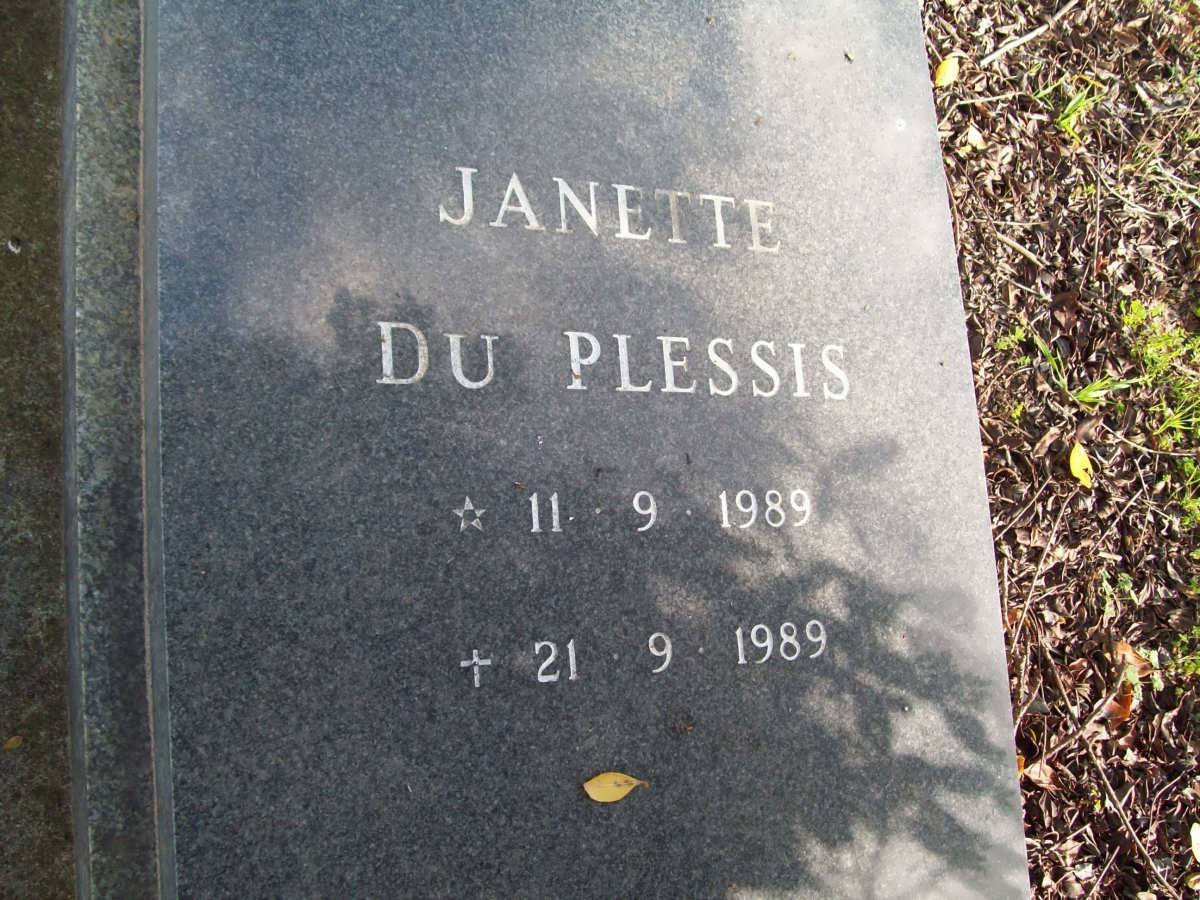 PLESSIS Janette, du 1989-1989