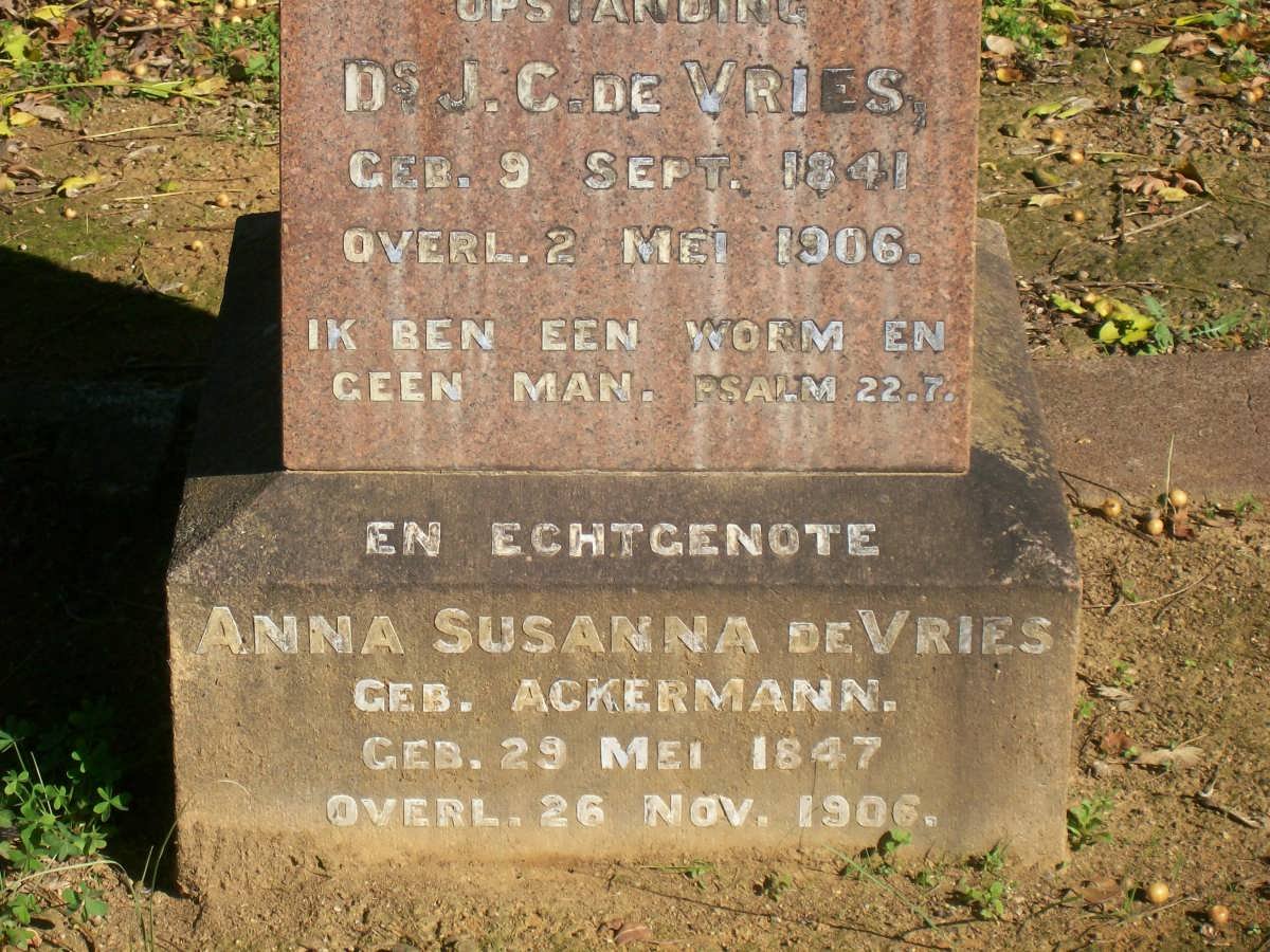 VRIES J.C., de 1841-1906 &amp; Anna Susanna ACKERMANN 1847-1906