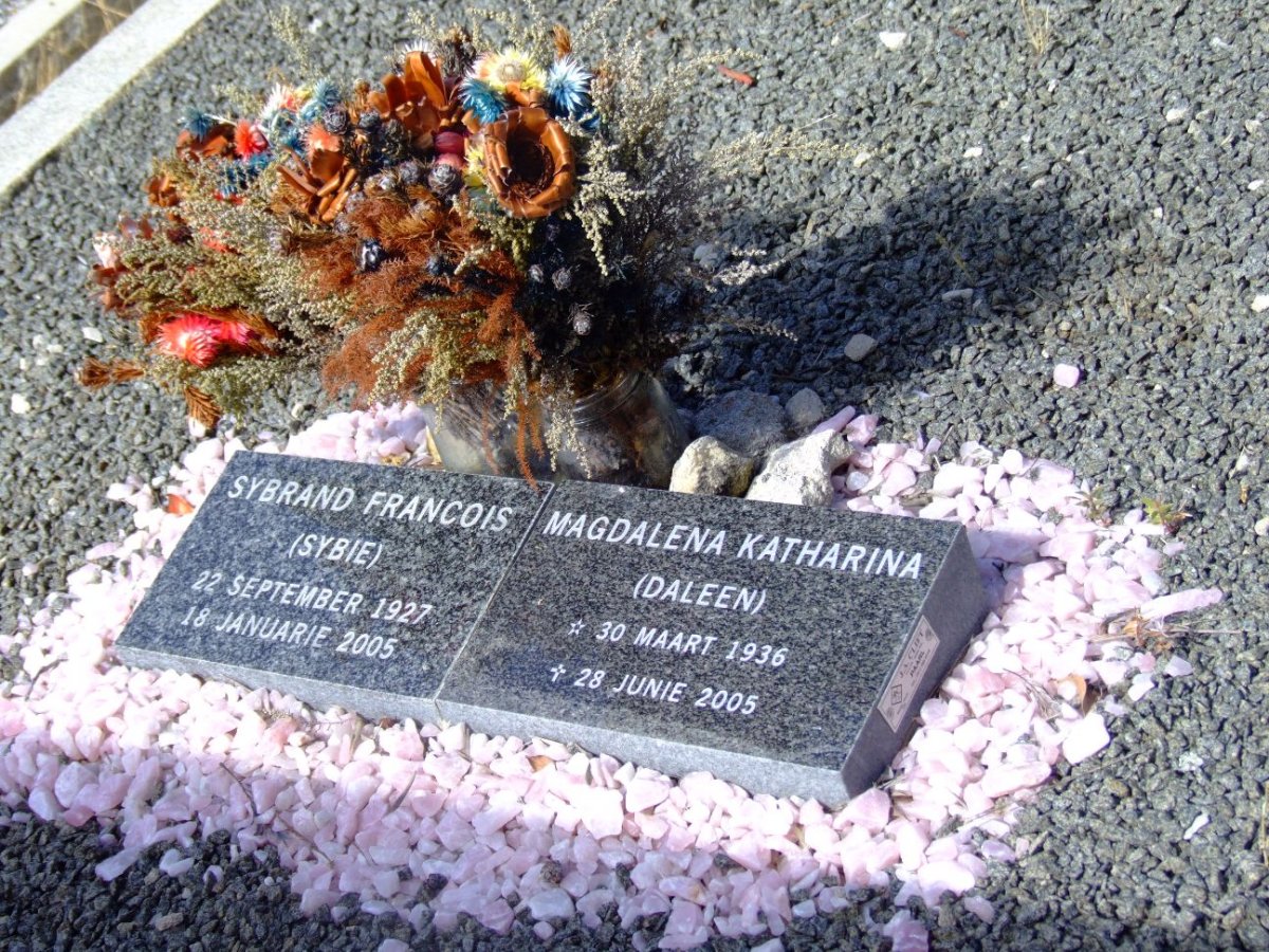 ? Sybrand Francois 1927-2005 &amp; Magdalena Katharina 1936-2005