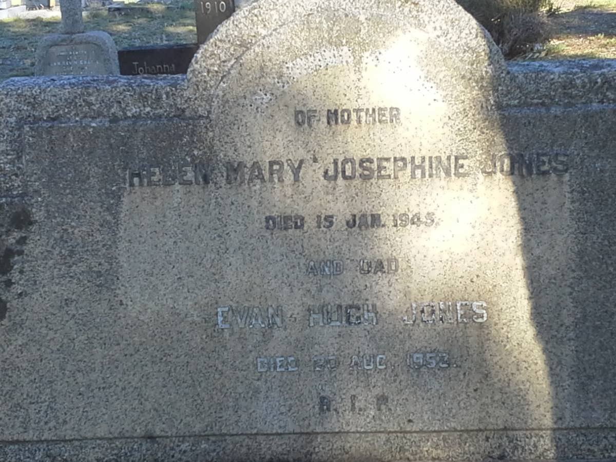 JONES Evan Hugh -1952 &amp; Helen Mary Josephine -1945