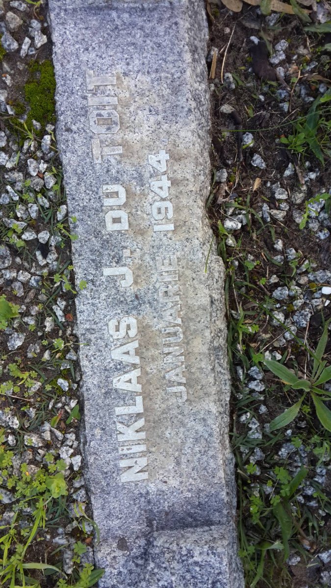 TOIT Niklaas J., du -1944