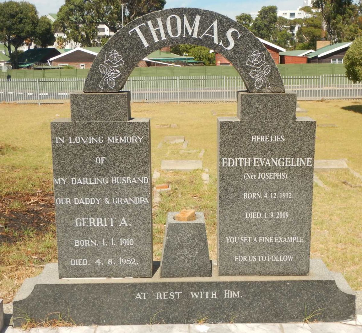 THOMAS Gerrit A. 1910-1952 &amp; Edith Evangeline JOSEPHS 1912-2009