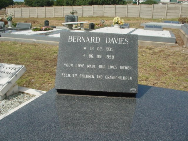 DAVIES Bernard 1935-1998