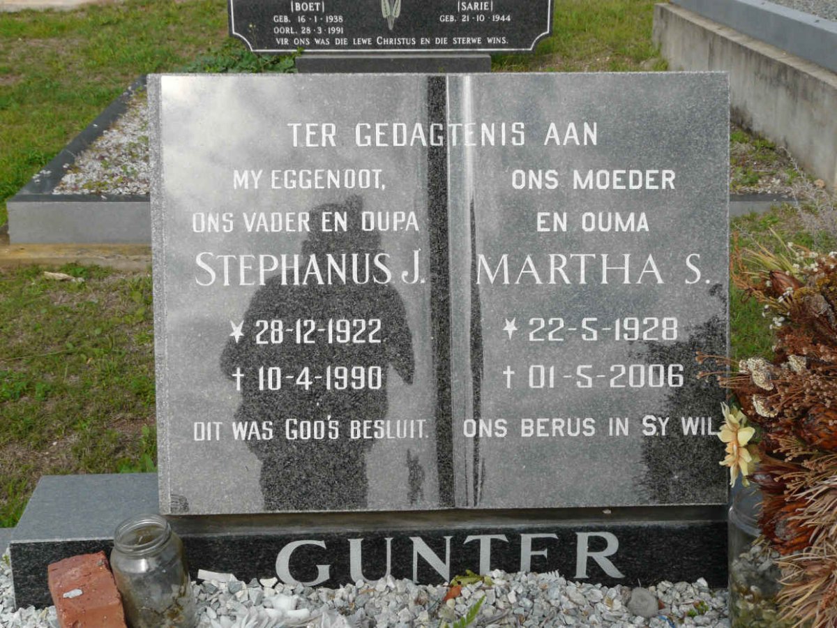 GUNTER Stephanus J. 1922-1990 &amp; Martha S. 1928-2006