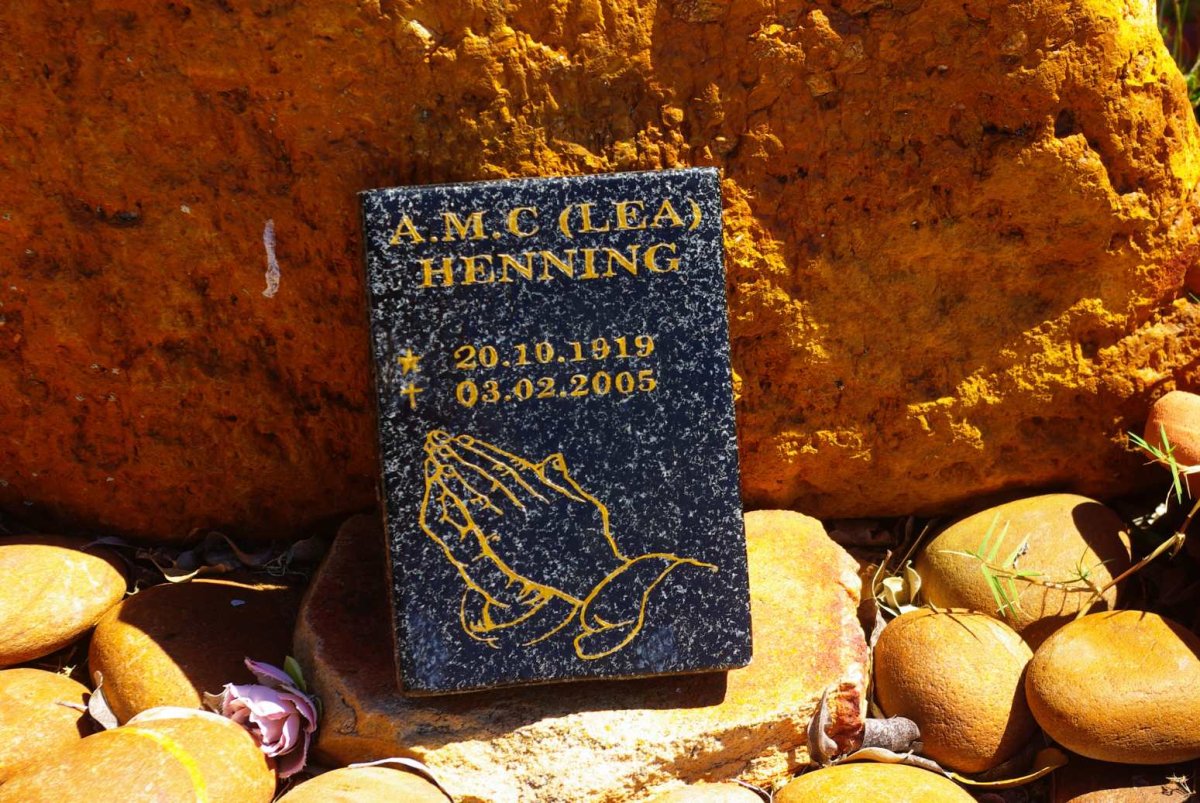 HENNING A.M.C. 1919-2005