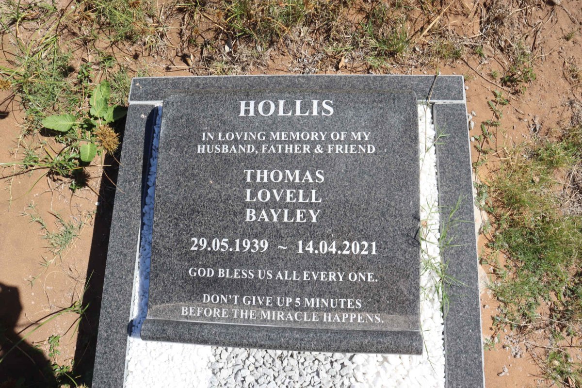HOLLIS Thomas Lovell Bayley 1939-2021