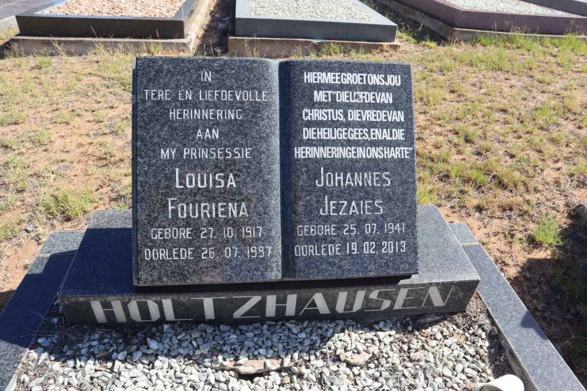 HOLTZHAUSEN Louisa Fouriena 1917-1997 :: HOLTZHAUSEN Johannes Jezaies 1941-2013 