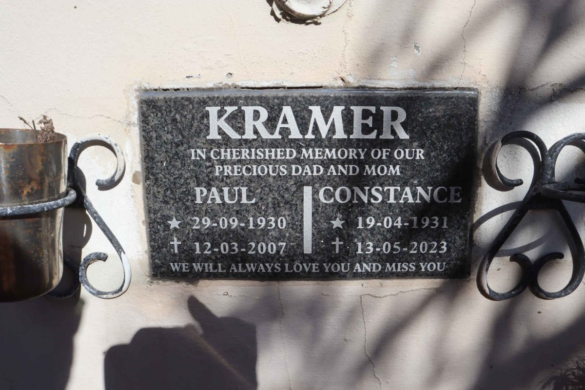 KRAMER Paul 1930-2007 & Constance 1931-2023