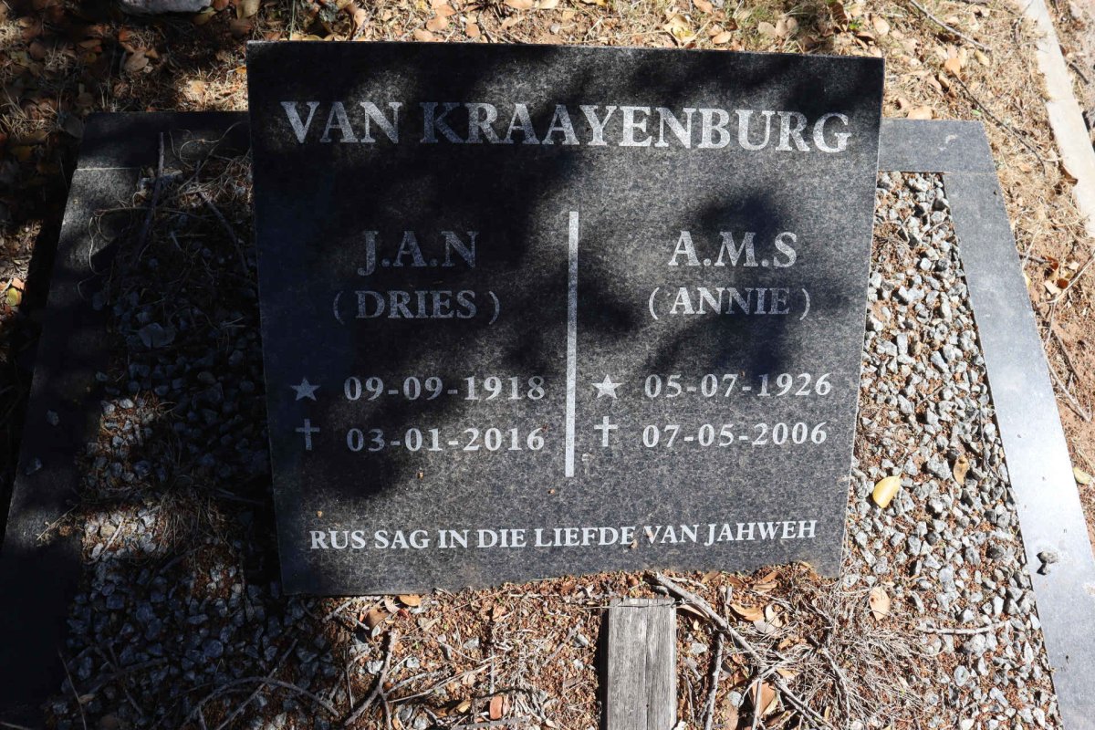 KRAAYENBURG Johannes Andries Nicolaas, van 1918-2016 & A.M.S. 1926-2006_1