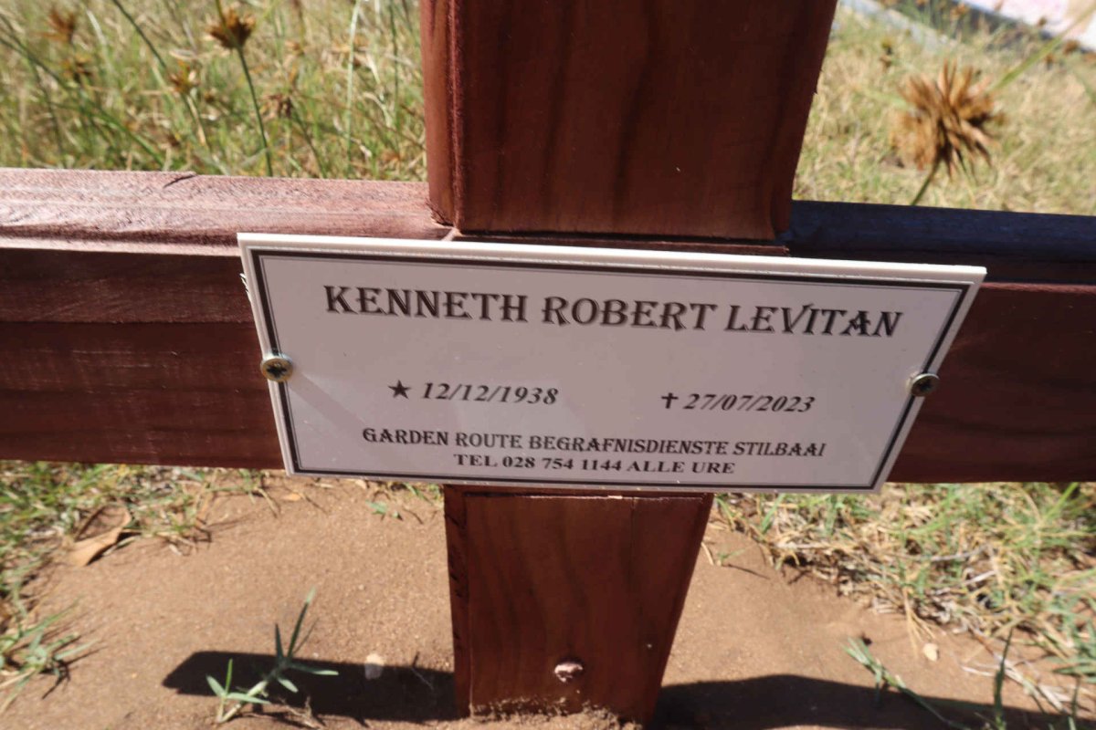LEVITAN Kenneth Robert 1938-2023