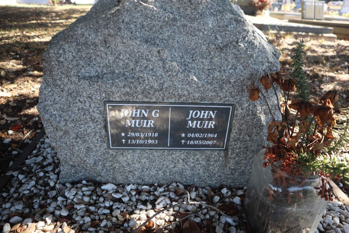 MUIR John G. 1918-1993 :: MUIR John 1964-2007
