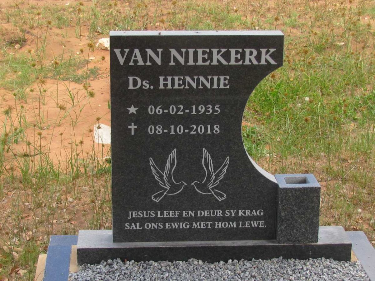 NIEKERK Hennie, van 1935-2018