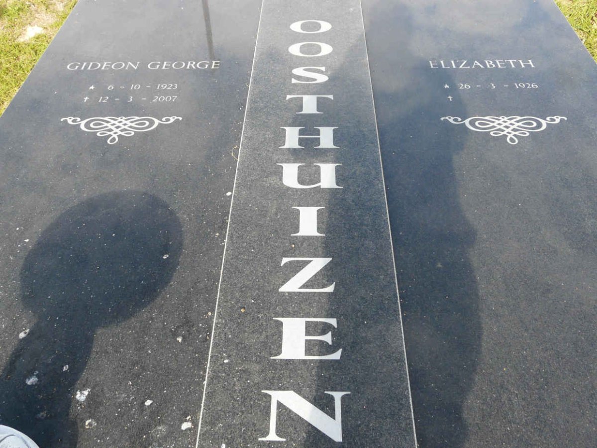 OOSTHUIZEN Gideon George 1923-2007 &amp; Elizabeth 1926-