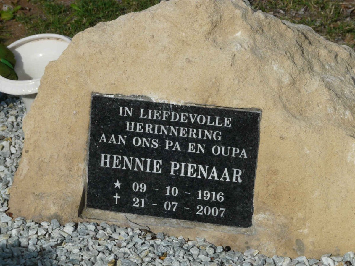 PIENAAR Hennie 1916-2007