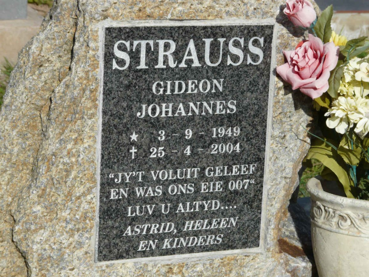 STRAUSS Gideon Johannes 1949-2004