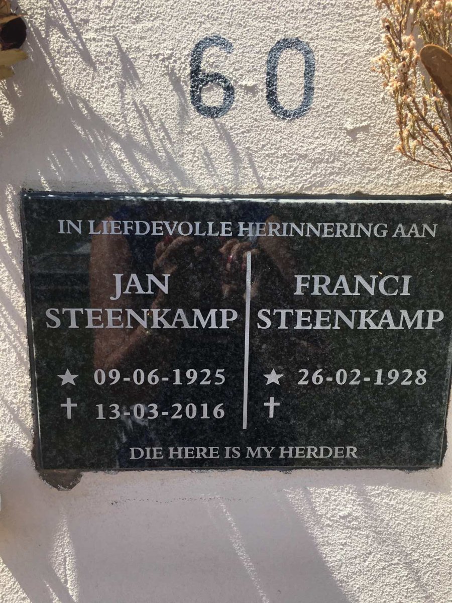 STEENKAMP Jan 1925-2016 &amp; Franci 1928-