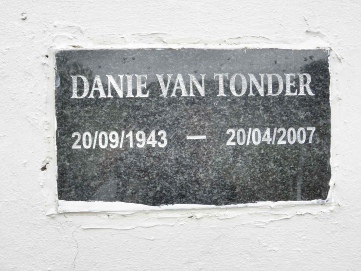 TONDER Danie, van 1943-2007