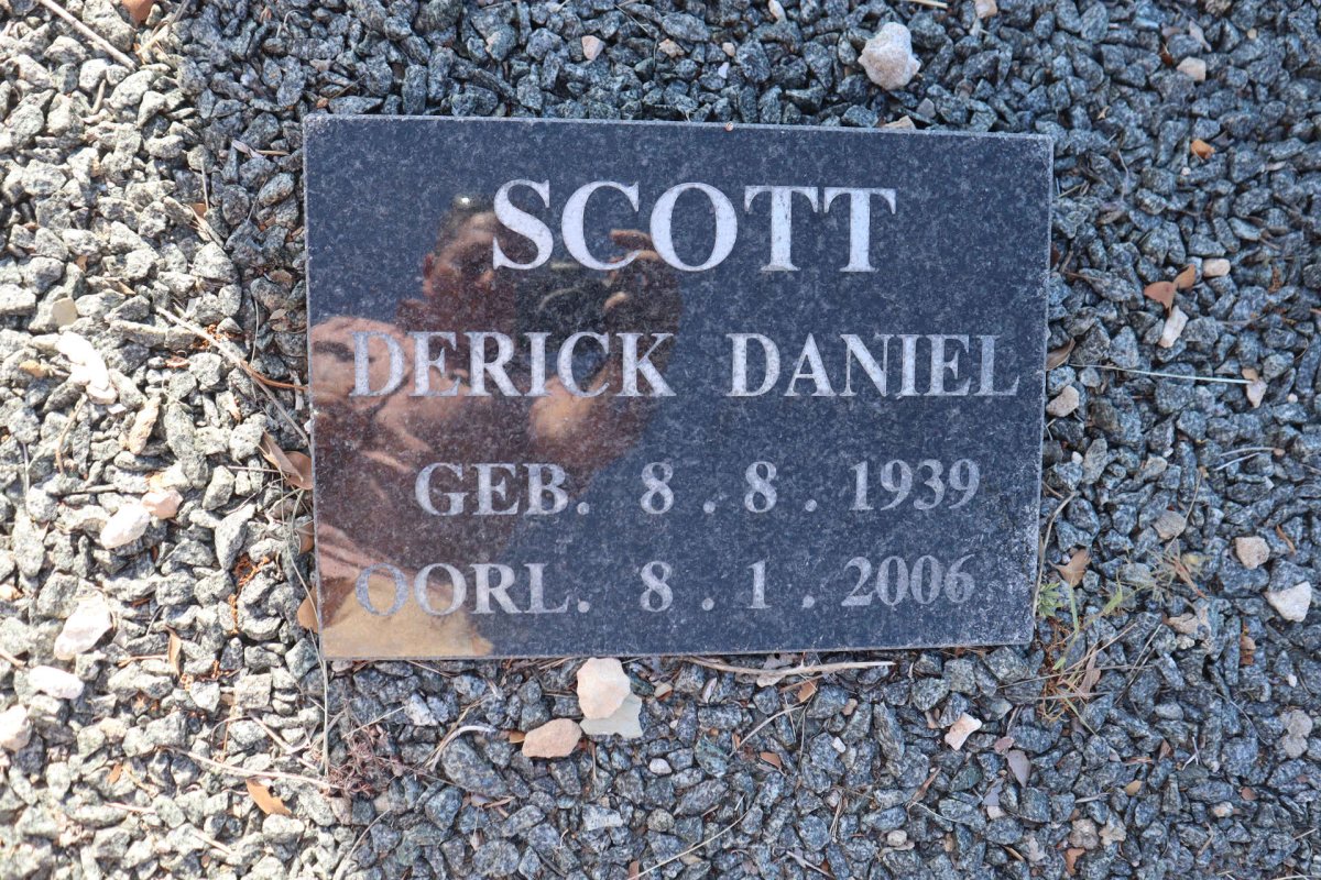 SCOTT Derick Daniel 1939-2006