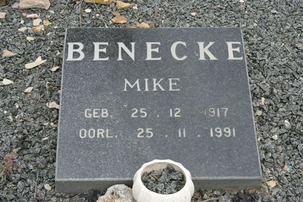 BENECKE Mike 1917-1991