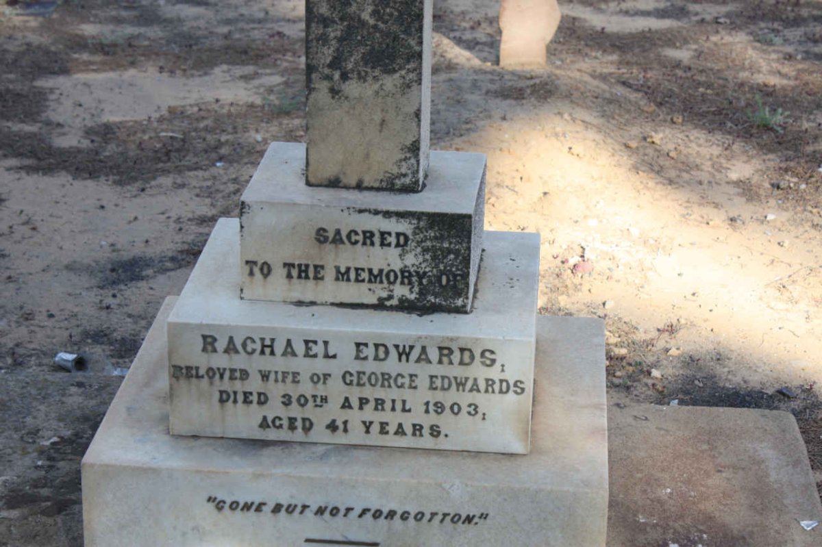 EDWARDS Rachael -1903