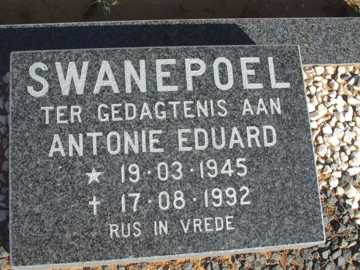 SWANEPOEL Antonie Eduard 1945-1992