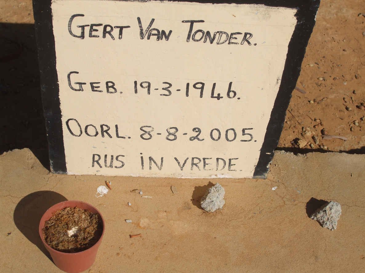 TONDER Gert, van 1946-2005