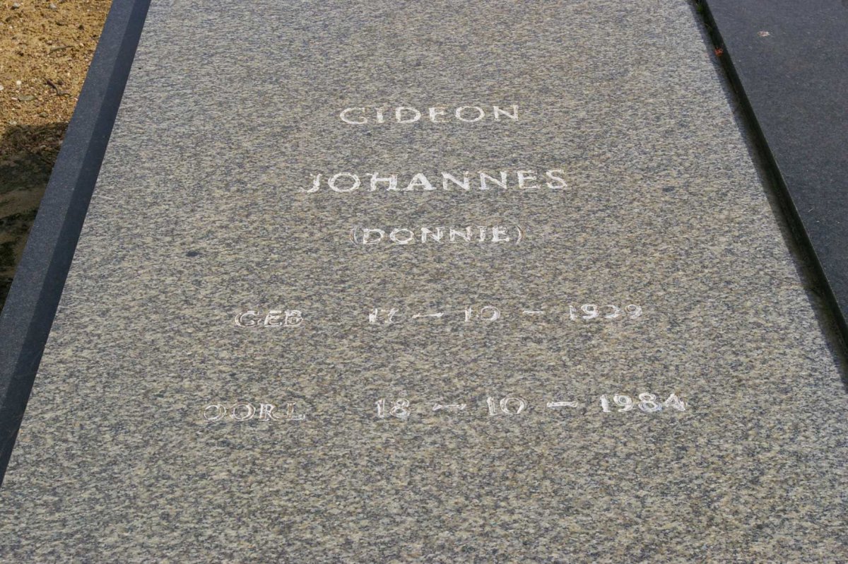 MOUTON Gideon Johannes 19?9-1984