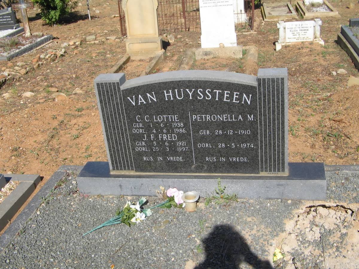HUYSSTEEN C.C. Lottie, van 1938-1986 :: van HUYSSTEEN J.F. Fred 1921-1997 :: van HUYSSTEEN Petronella M. 1910-1974