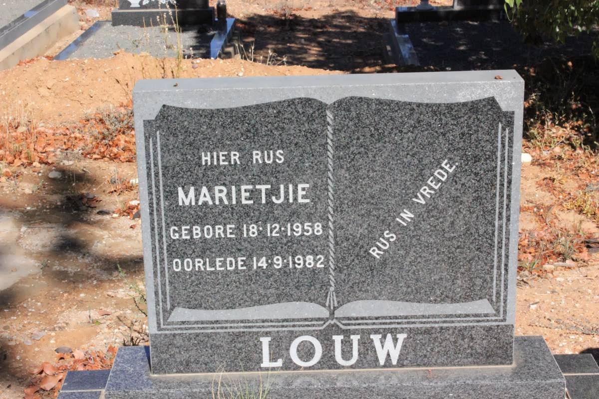 LOUW Marietjie 1958-1982