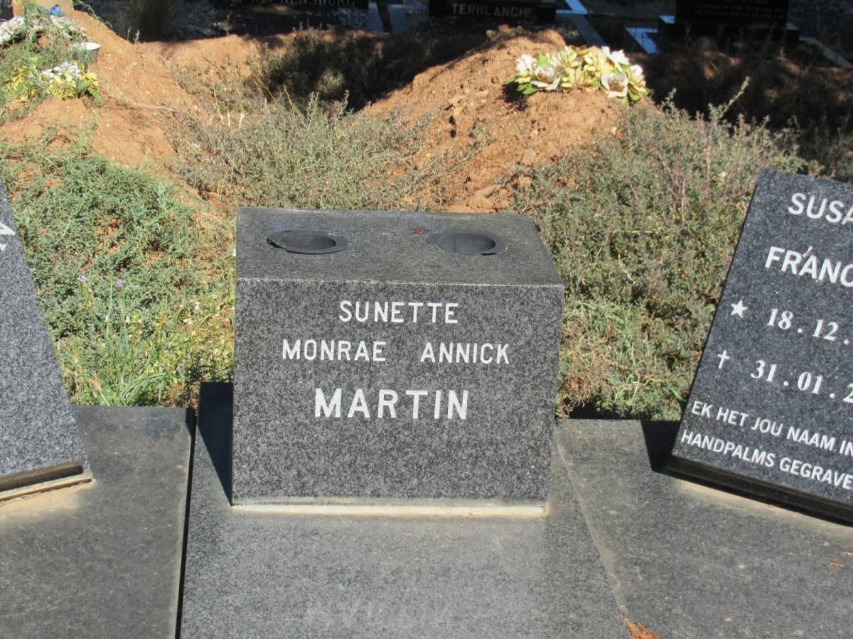 MARTIN Sunette Monrae Annick