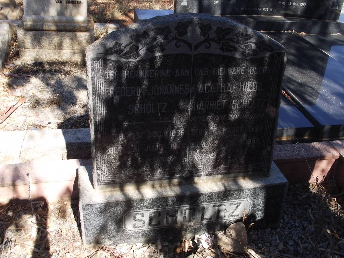 SCHOLTZ Frederik Johannes 1865-1948 &amp; Agatha Hilda Harriet, formerly MEYER nee DANNHAUSER 18??-1958