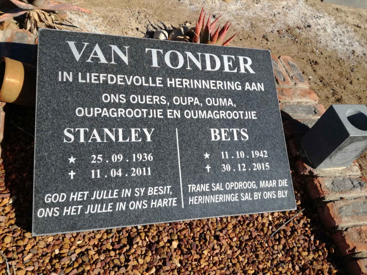 TONDER Stanley, van 1936-2011 &amp; Bets 1942-2015