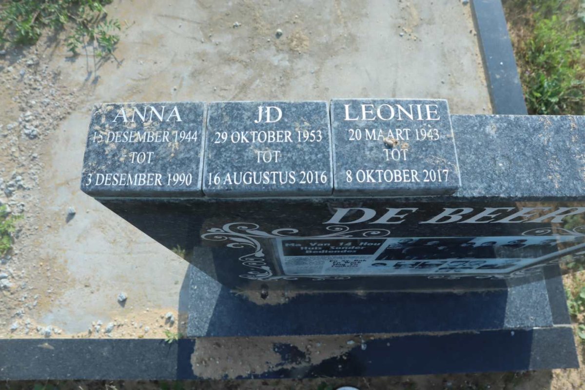 BEER Leonie, de 1943-2017 :: DE BEER Anna 1944-1990 :: DE BEER JD 1953-2016