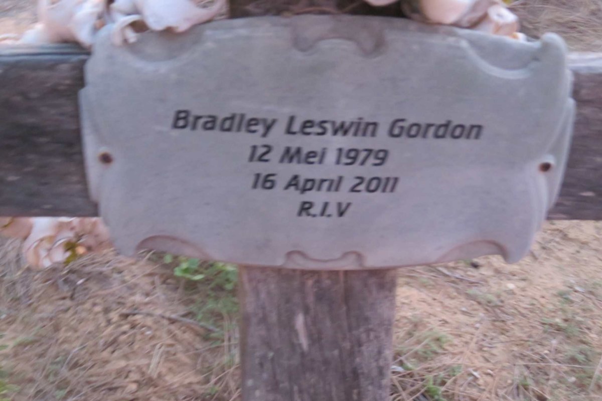 GORDON Bradley Leswin 1979-2011