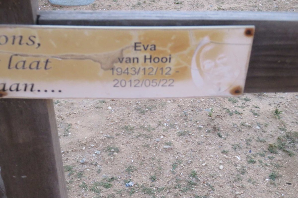 HOOI Eva, van 1943-2012