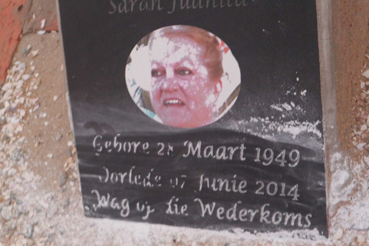 LAUBSCHER Sarah Juanita 1949-2014