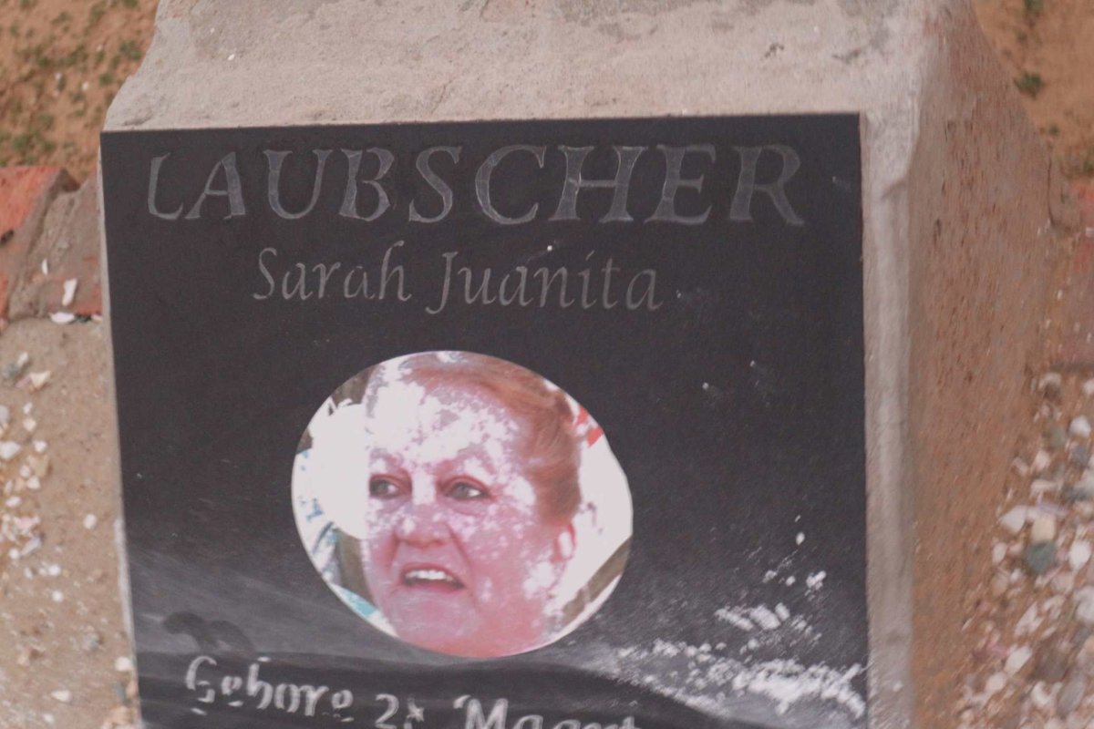 LAUBSCHER Sarah Juanita 1949-2014