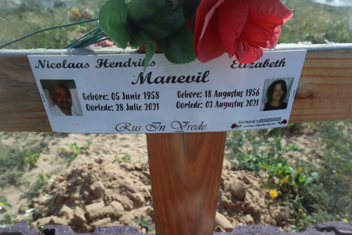 MANEVIL Nicolaas Hendrikus 1958-2021 &amp; Elizabeth 1956-2021