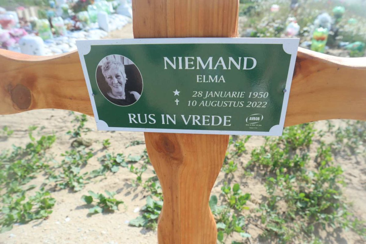 NIEMAND Elma 1950-2022