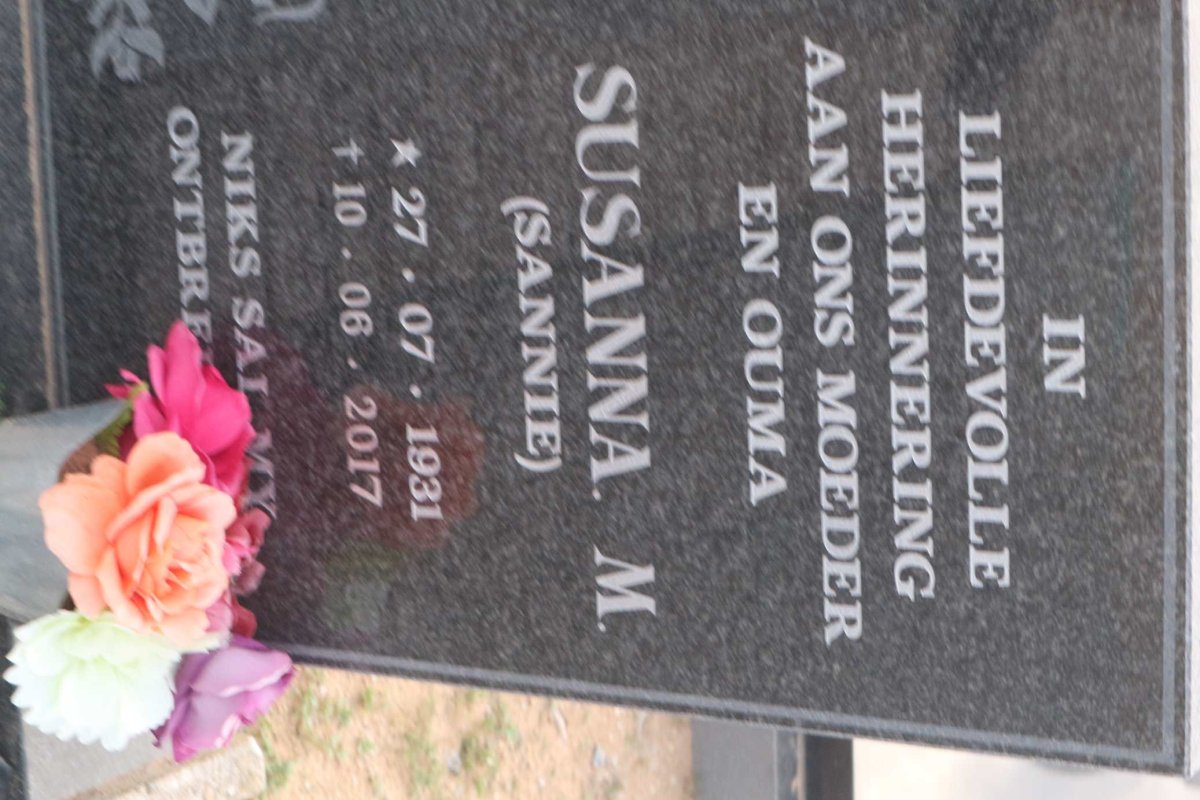 SMEDA William H. 1931-2013 &amp; Susanna M. 1931-2017