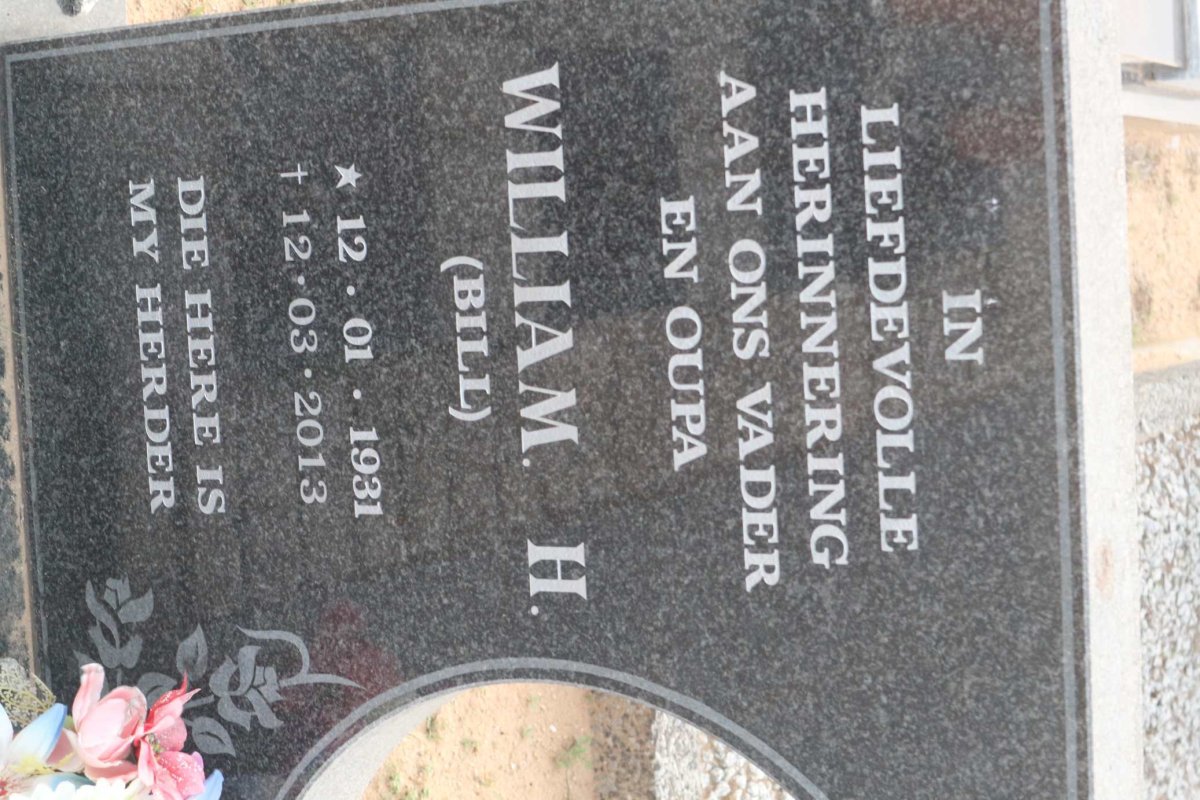 SMEDA William H. 1931-2013 &amp; Susanna M. 1931-2017