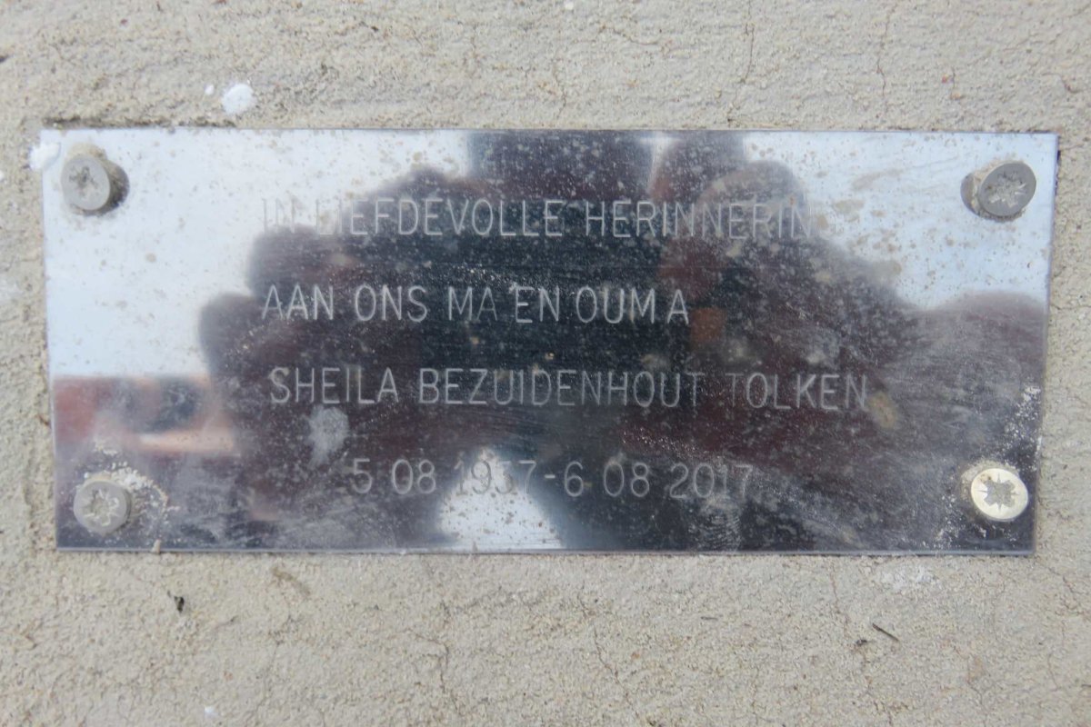 TOLKEN Sheila Bezuidenhout 1937-2017