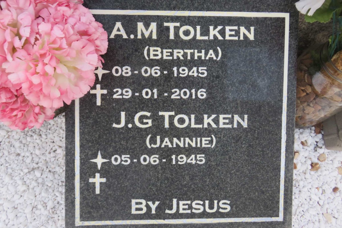 TOLKEN J.G. 1945- &amp; A.M. 1945-2016