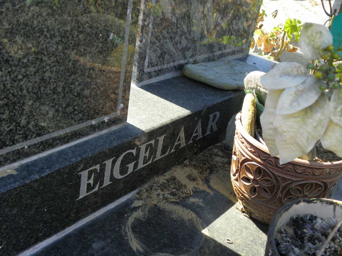 EIGELAAR Johnnie 1925-2008 &amp; Sannie VOGES 1932-2013 (3)