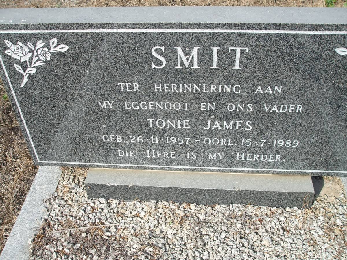 SMIT Tonie James 1957-1989