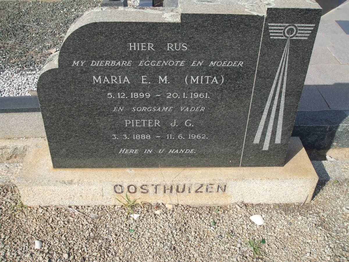 OOSTHUIZEN Pieter J.G. 1888-1962 &amp; Maria E.M. 1899-1961
